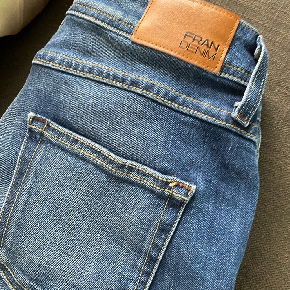 Fran Denim Scarlett Straight Crop Jeans (Color: Medium Wash)